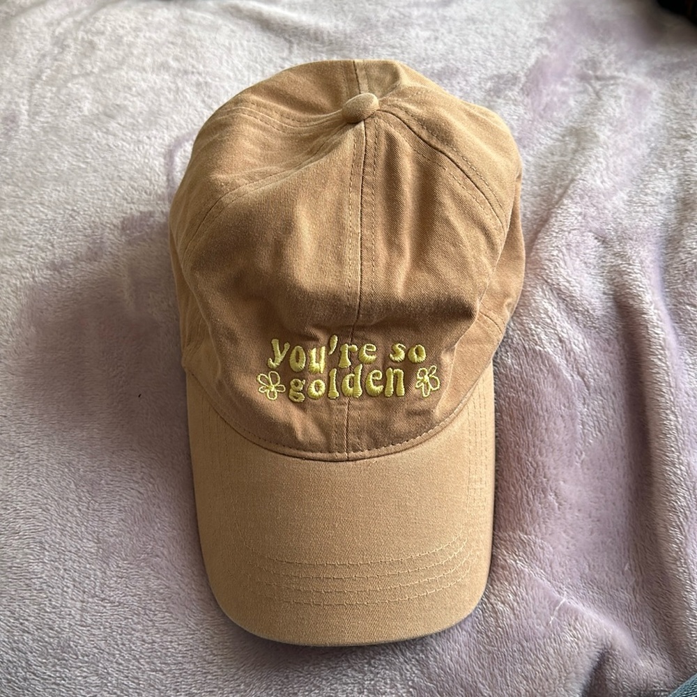 Harry Styles “You’re so golden” hat